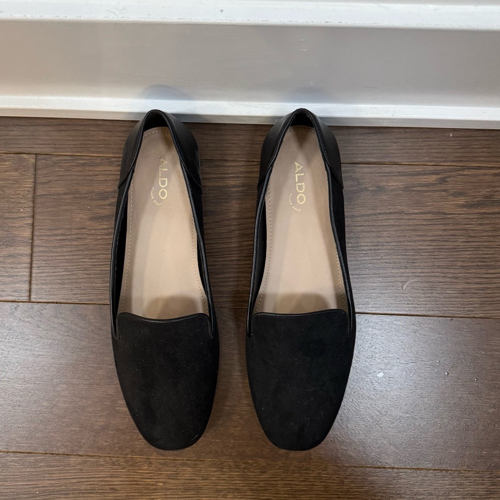 Aldo Black Suede Flats with Leather Detail (Size 8)